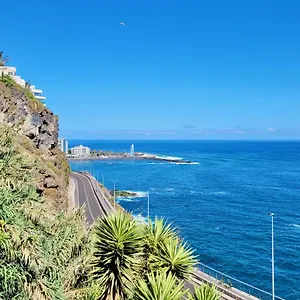 Ocean Cliffs , Puerto de la Cruz (Tenerife) España